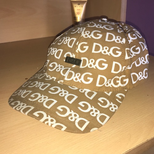 casquette d&g