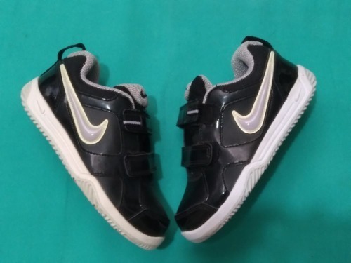 basket nike fille taille 26